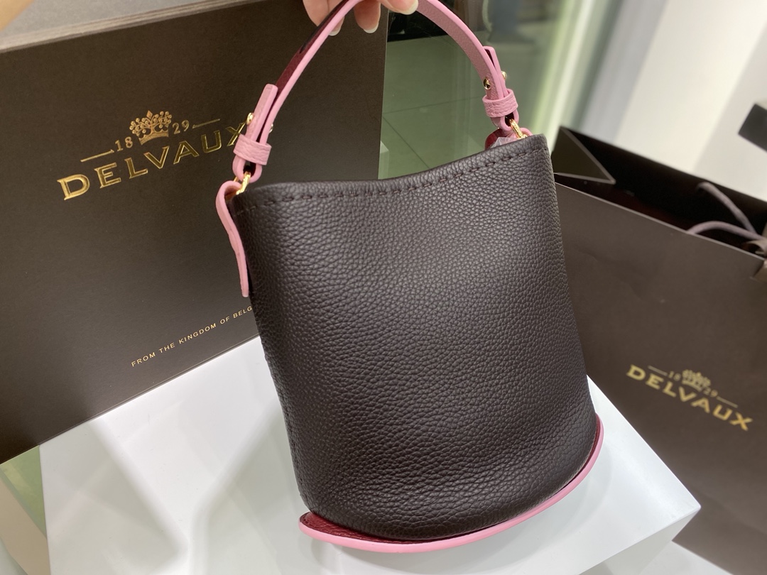 델보 팽 미니 버킷 크로스백